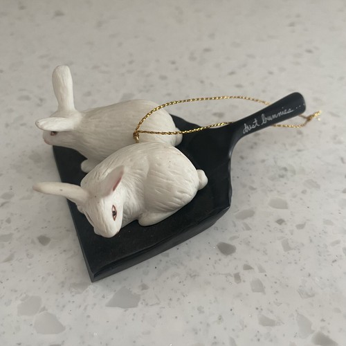 Bullas figurine dust - dust, bunnies